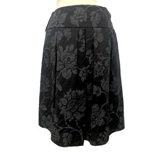Roamy midi skirt black base grey flowers print textured fabric belt loop M